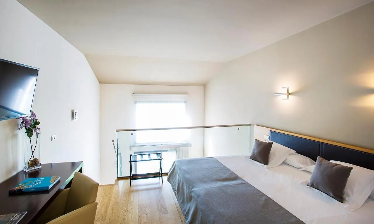 ****  Qgat Restaurant Events & Hotel Sant Cugat del Vallès España